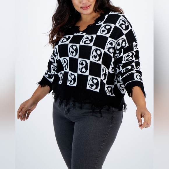Just Polly Trendy Women's Plus Size 3X Black Yin Yang Distressed Sweater NEW - Picture 1 of 7